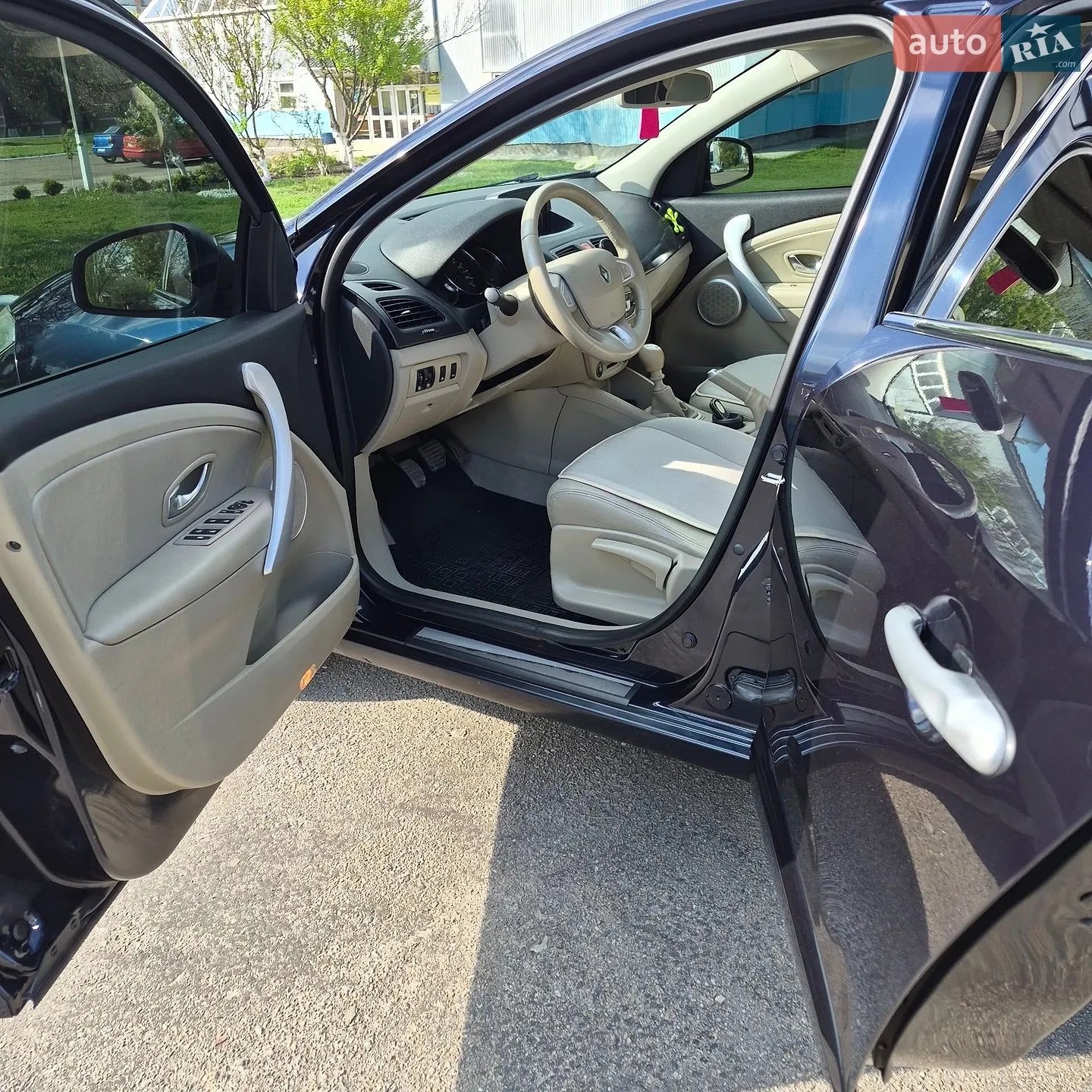 2011 Renault Fluence - мініатюра 9