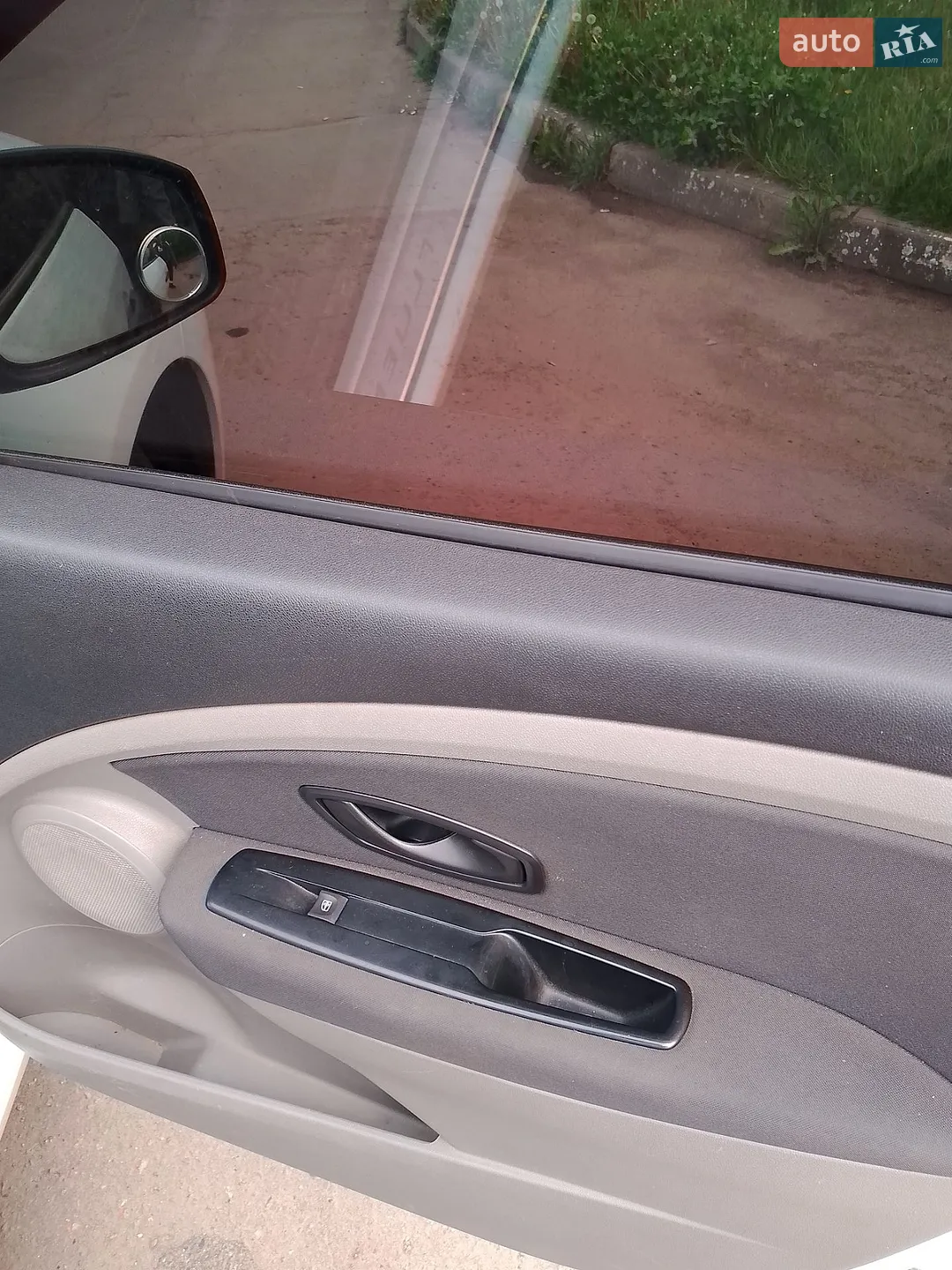 2011 Renault Fluence - мініатюра 14