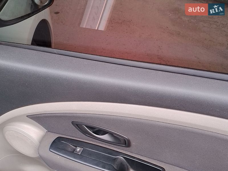 Седан Renault Fluence 2011 в Сумах