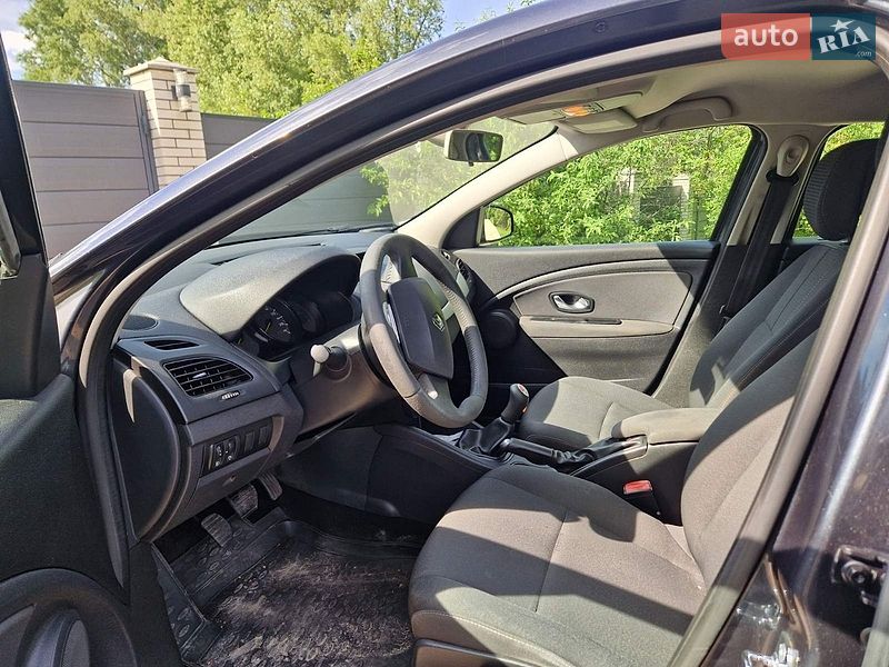 Седан Renault Fluence 2011 в Чернигове