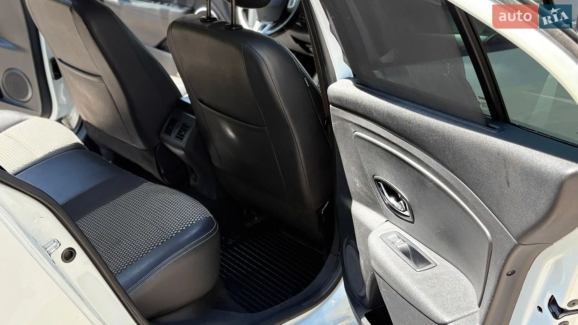 2012 Renault Fluence - мініатюра 16