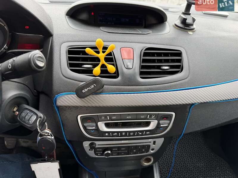 Седан Renault Fluence 2015 в Киеве