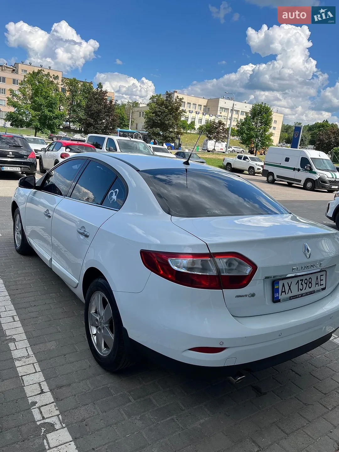 2011 Renault Fluence - мініатюра 2