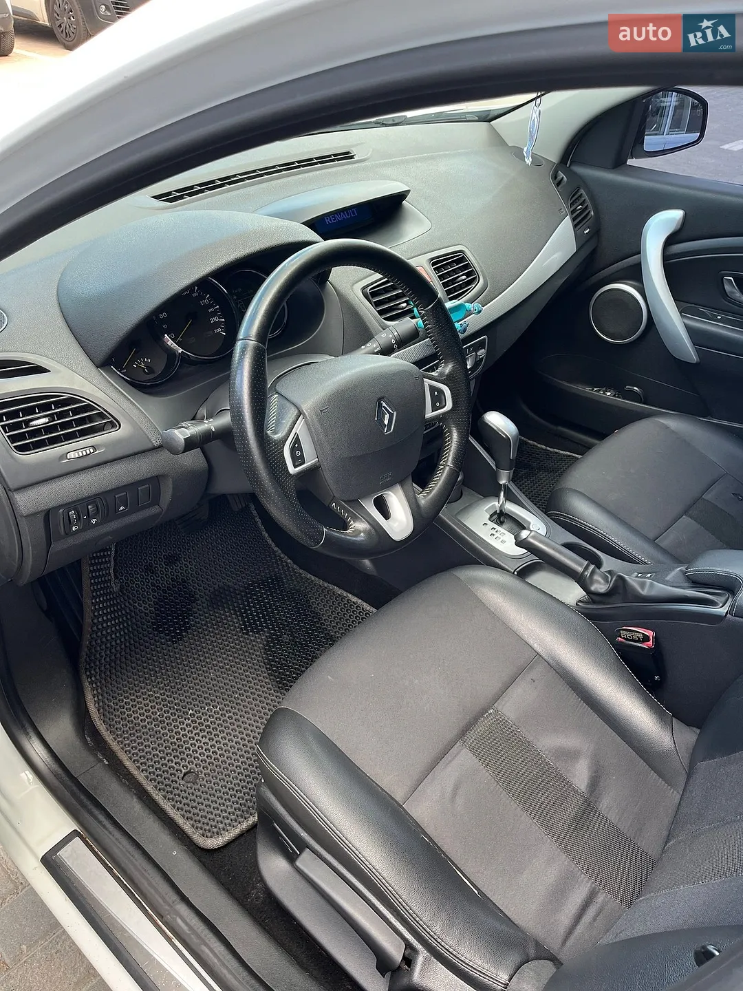 2011 Renault Fluence - мініатюра 8