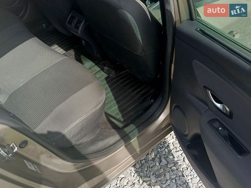 Седан Renault Fluence 2010 в Львове фото 4 Седан Renault Fluence 2010 в Львове