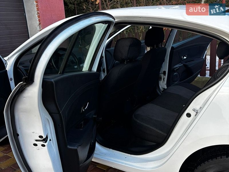 Седан Renault Fluence 2013 в Львове
