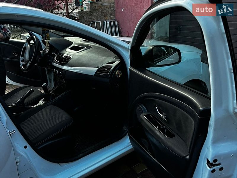Седан Renault Fluence 2013 в Львове