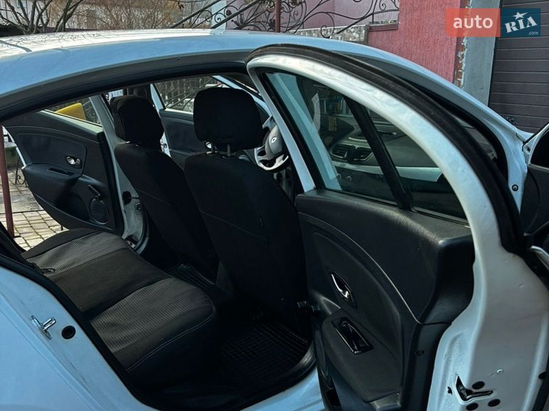 Седан Renault Fluence 2013 в Львове