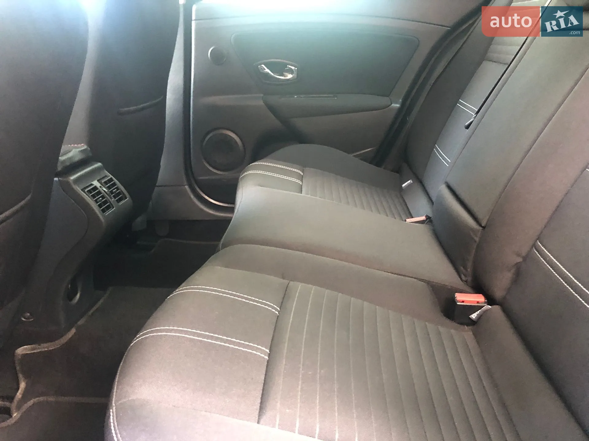 Renault Fluence 2016 VIN VF1LZLT0555877794 фото оголошення 26 з 36