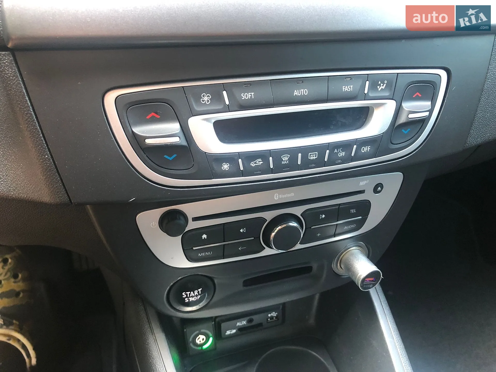 Renault Fluence 2016 VIN VF1LZLT0555877794 фото оголошення 28 з 36