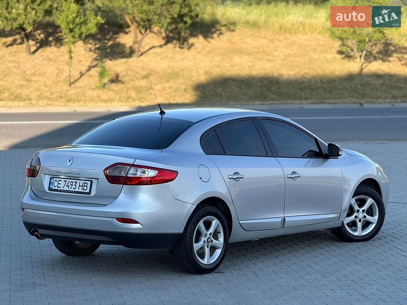 Седан Renault Fluence 2012 в Чернівцях