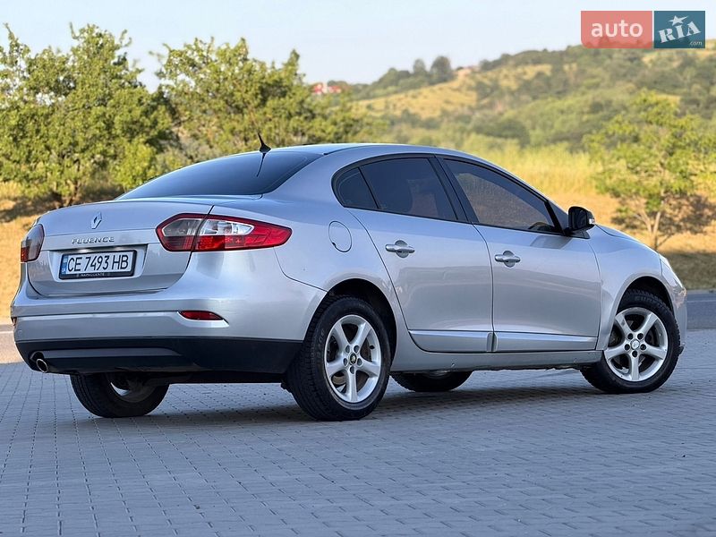Седан Renault Fluence 2012 в Чернівцях