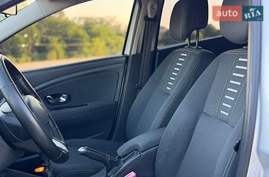 Седан Renault Fluence 2012 в Чернівцях