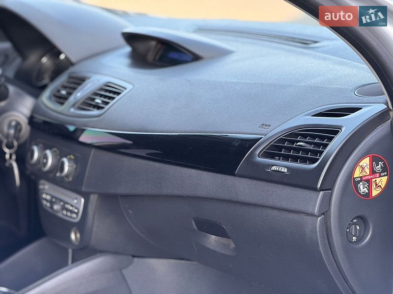 Седан Renault Fluence 2012 в Чернівцях