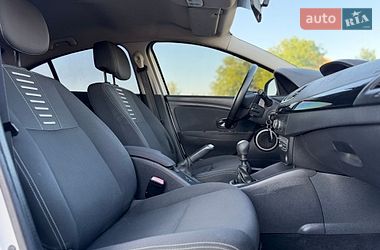 Седан Renault Fluence 2012 в Чернівцях