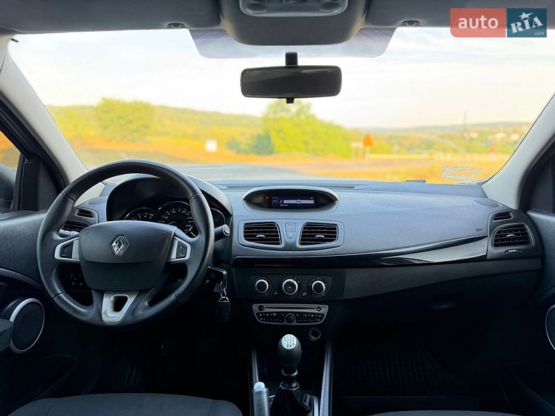 Седан Renault Fluence 2012 в Чернівцях