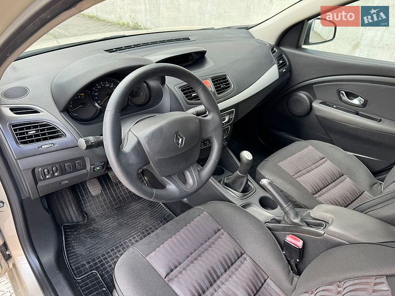 Седан Renault Fluence 2010 в Києві