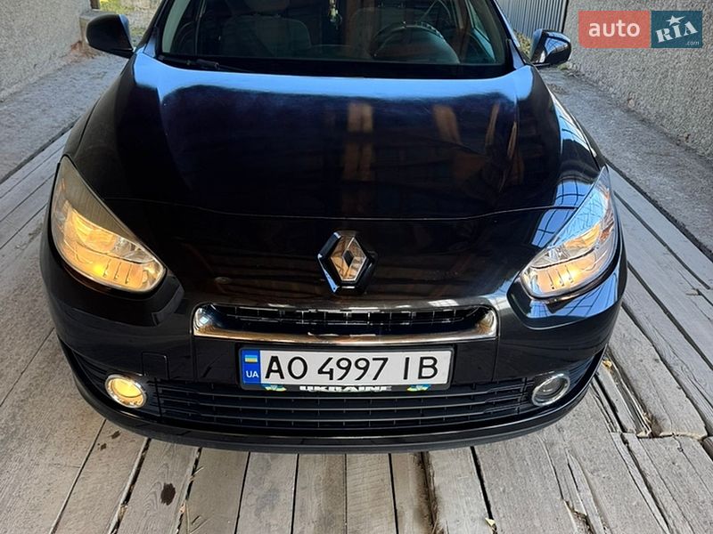 Седан Renault Fluence 2011 в Тячеві