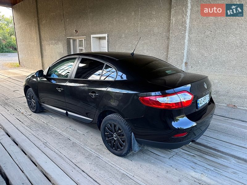 Седан Renault Fluence 2011 в Тячеві