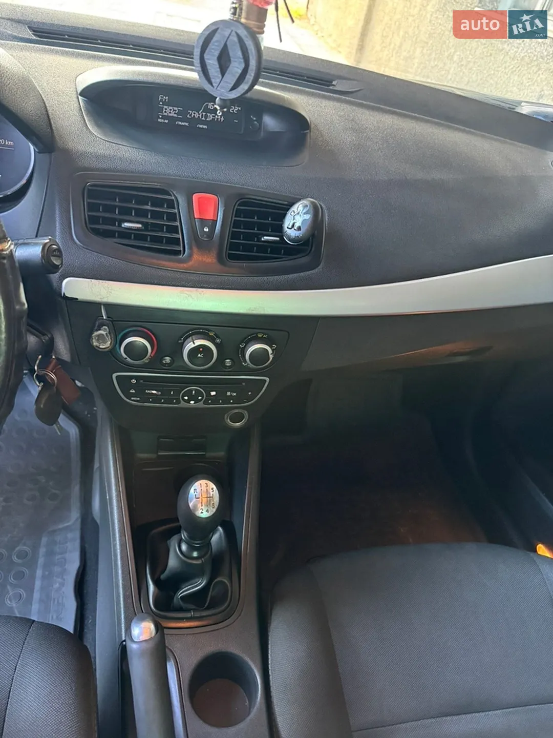 2011 Renault Fluence - мініатюра 11