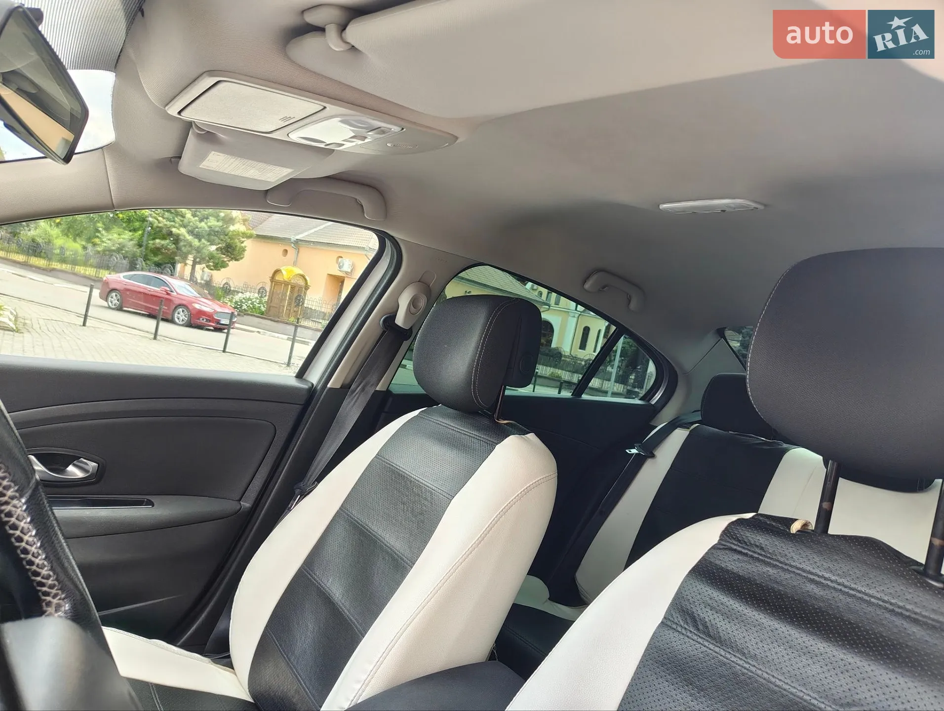 2011 Renault Fluence - мініатюра 11