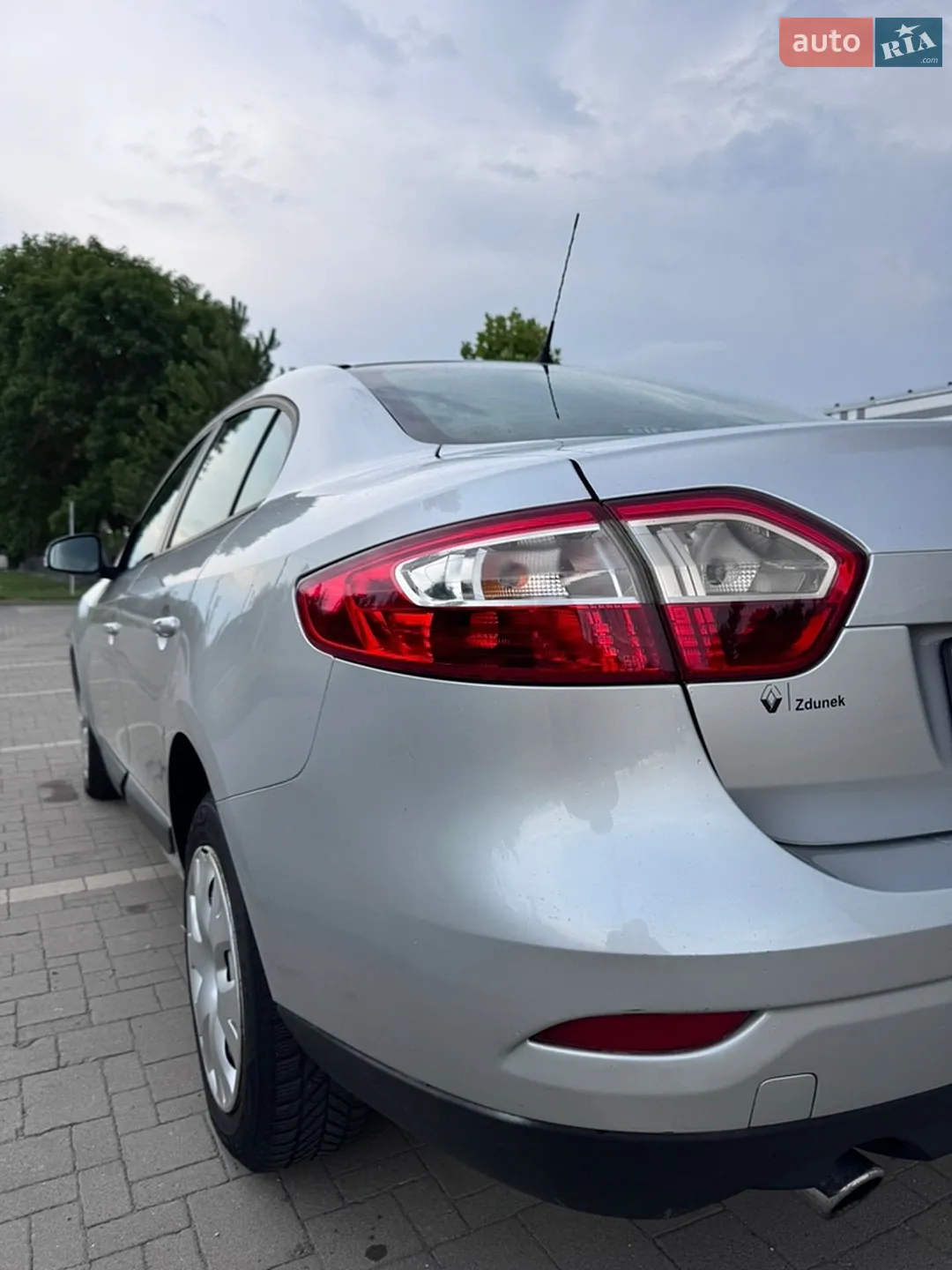 2010 Renault Fluence - мініатюра 6