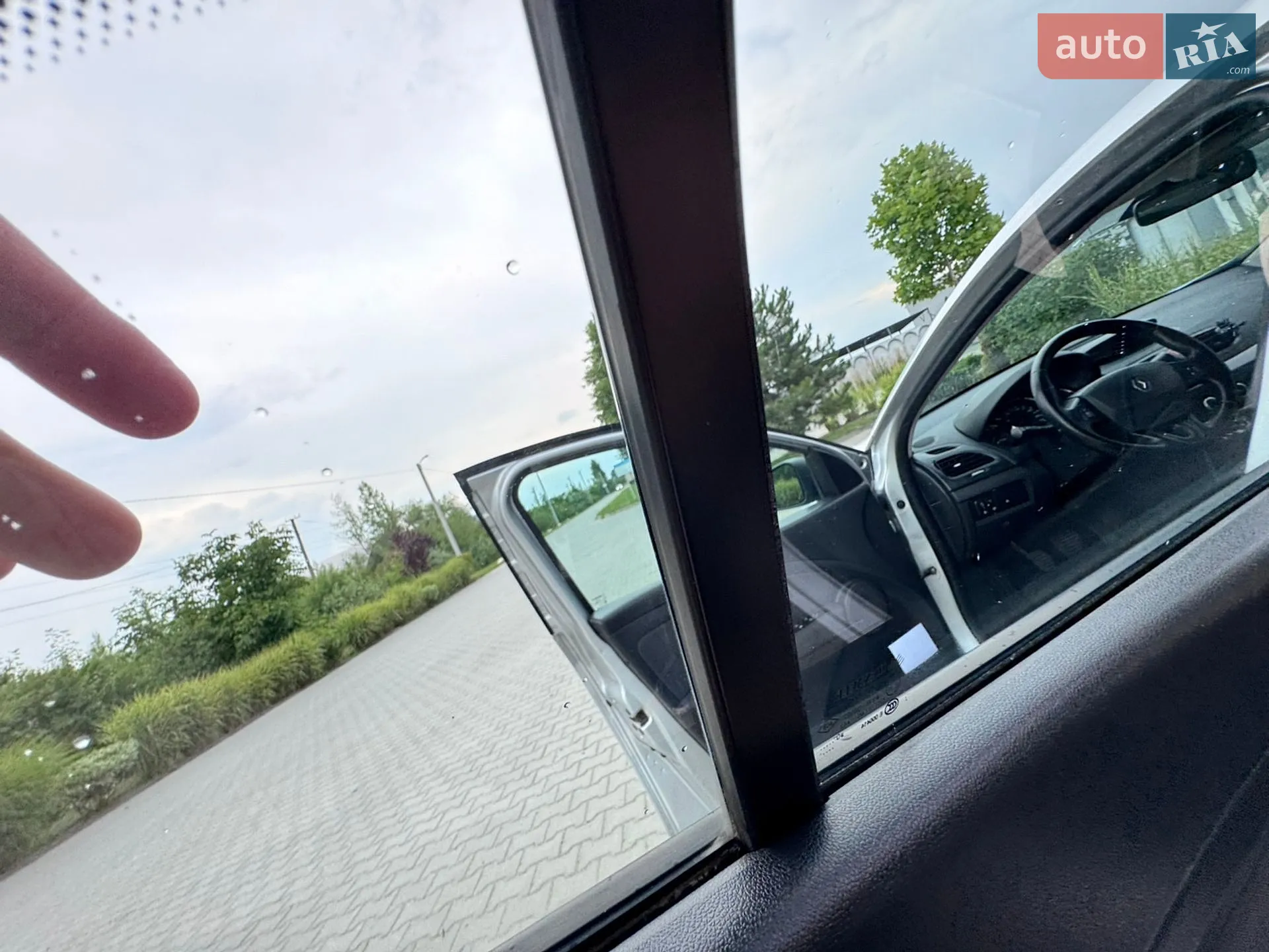 2010 Renault Fluence - мініатюра 21