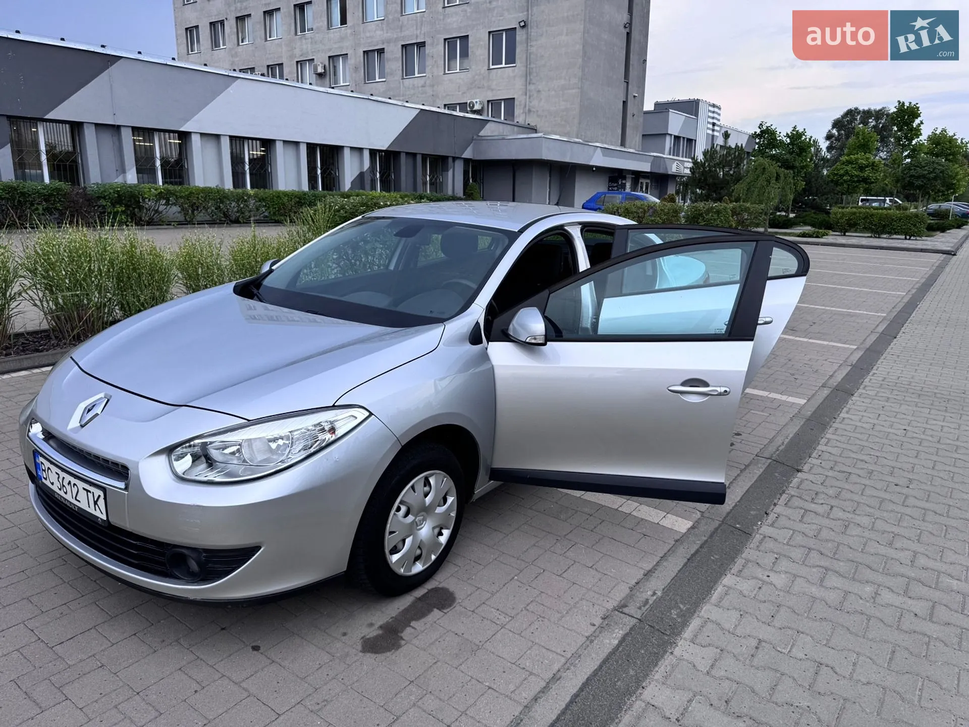 2010 Renault Fluence - мініатюра 36