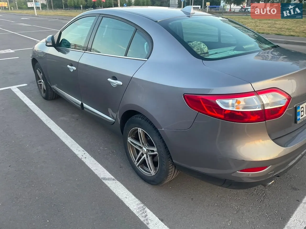 2011 Renault Fluence - мініатюра 12