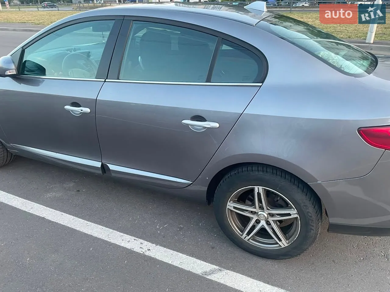 2011 Renault Fluence - мініатюра 13
