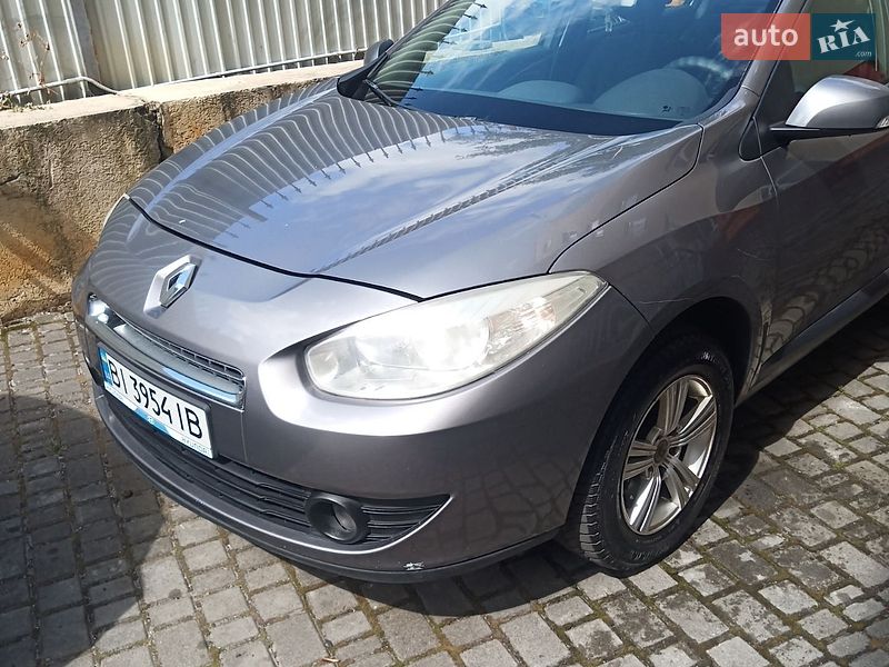 Седан Renault Fluence 2010 в Киеве