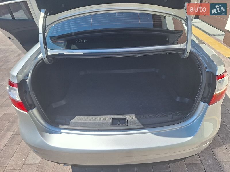 Седан Renault Fluence 2010 в Збаражі