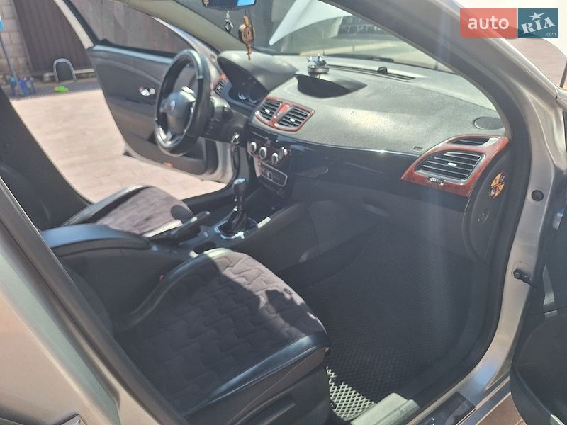 Седан Renault Fluence 2010 в Збаражі
