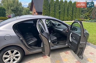 Седан Renault Fluence 2010 в Вараші