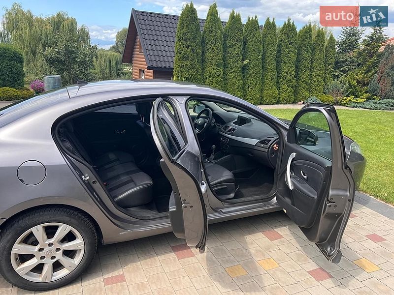 Седан Renault Fluence 2010 в Вараші