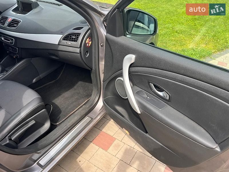 Седан Renault Fluence 2010 в Вараші