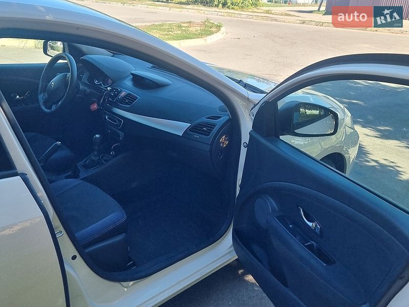 Седан Renault Fluence 2013 в Бучі фото 23 Седан Renault Fluence 2013 в Бучі