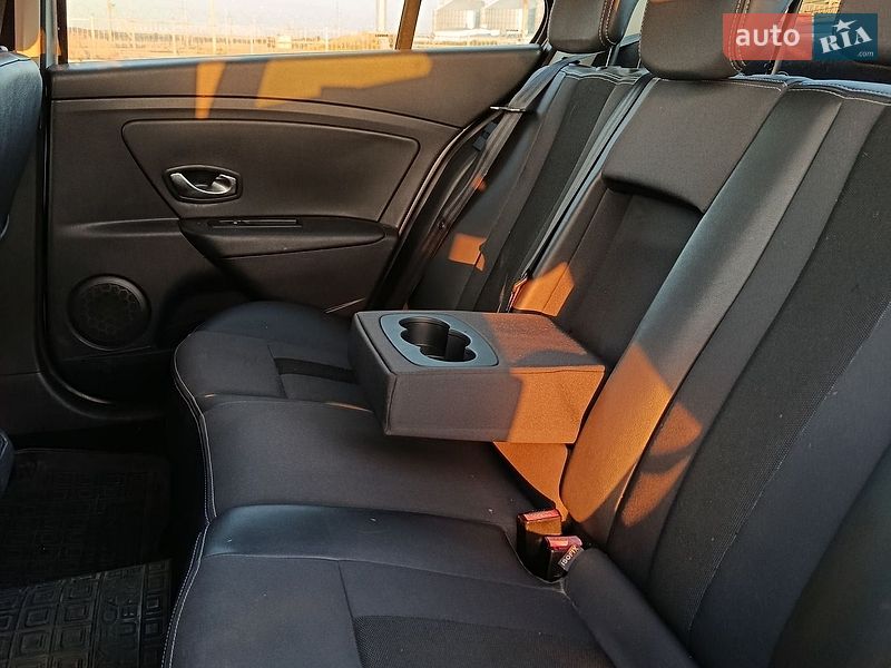 Седан Renault Fluence 2011 в Вознесенську