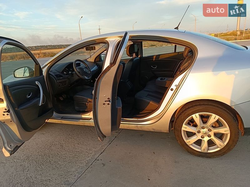 Седан Renault Fluence 2011 в Вознесенську