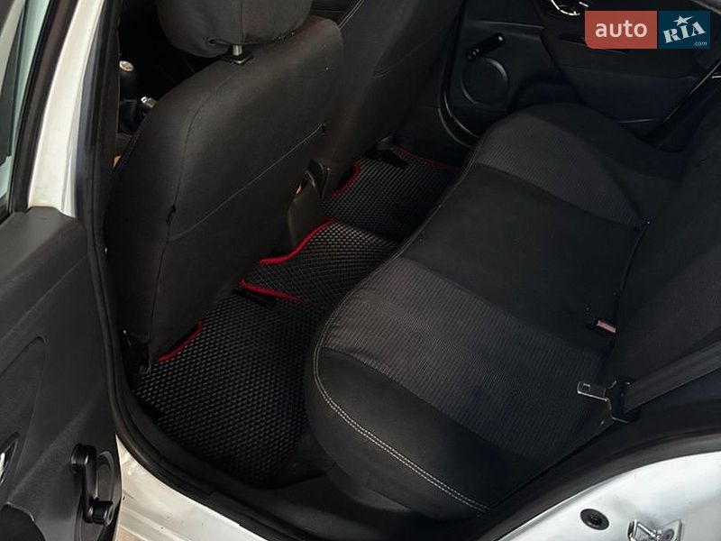 Седан Renault Fluence 2013 в Львове