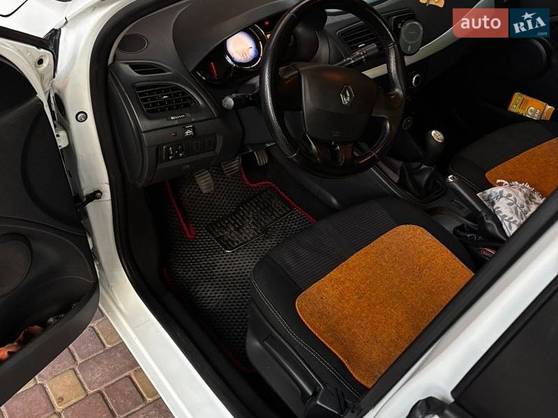 Седан Renault Fluence 2013 в Львове