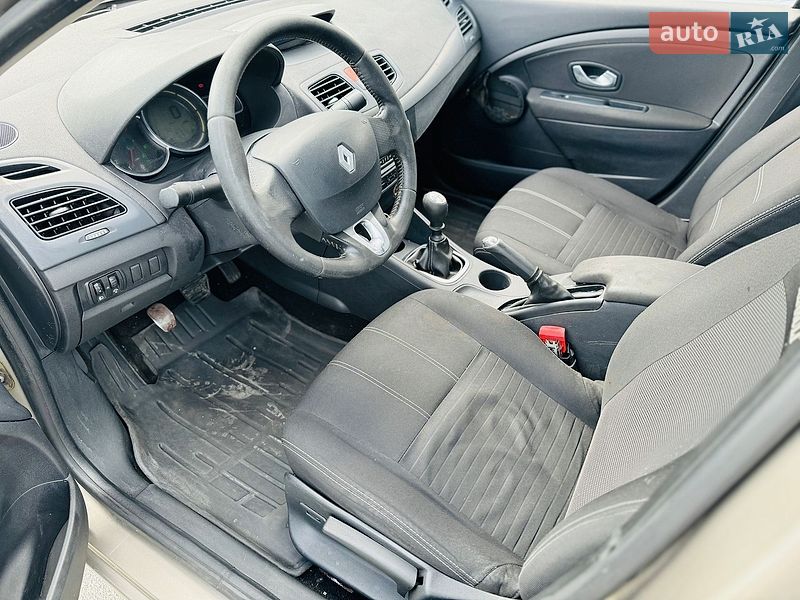 Седан Renault Fluence 2015 в Білогородці