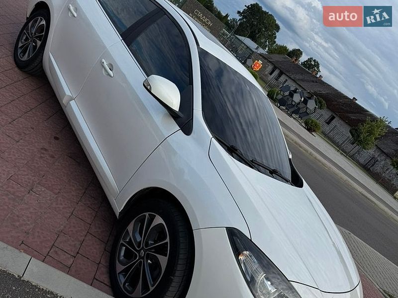 Седан Renault Fluence 2015 в Яворові