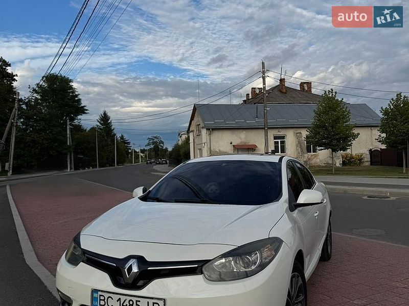 Седан Renault Fluence 2015 в Яворові