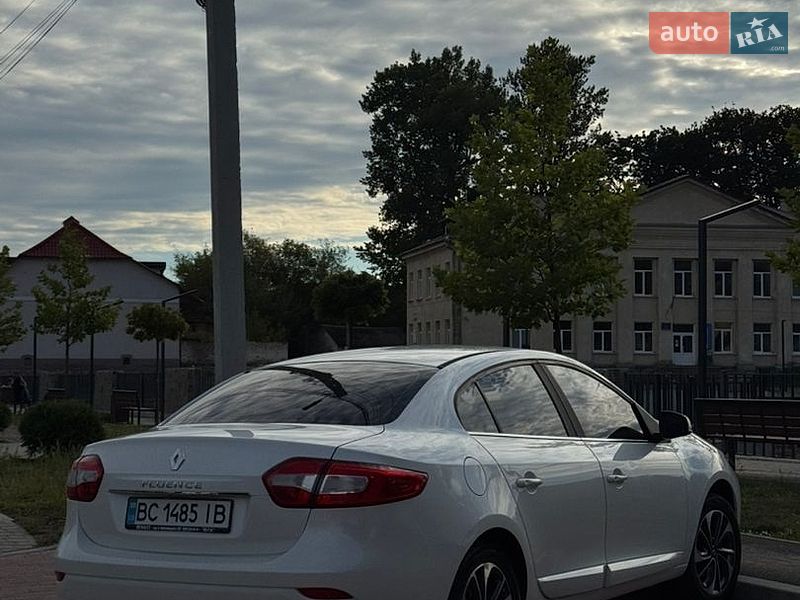 Седан Renault Fluence 2015 в Яворові