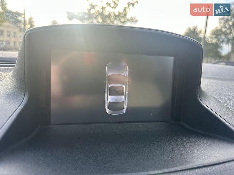 Седан Renault Fluence 2015 в Яворові
