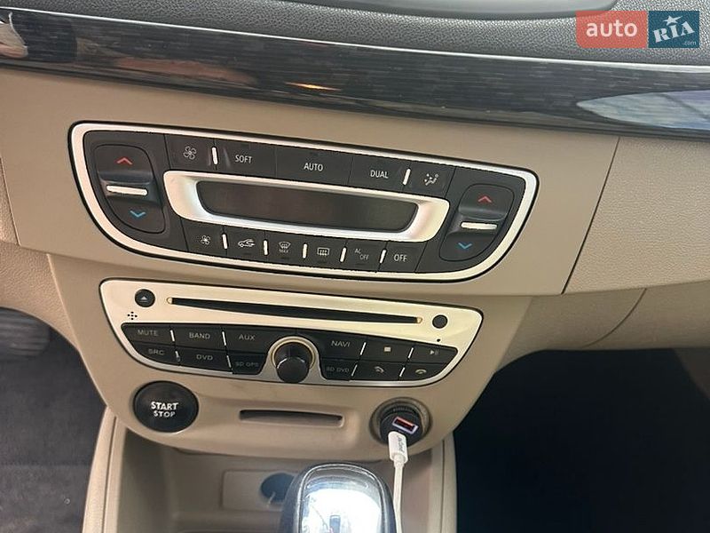 Седан Renault Fluence 2015 в Яворові