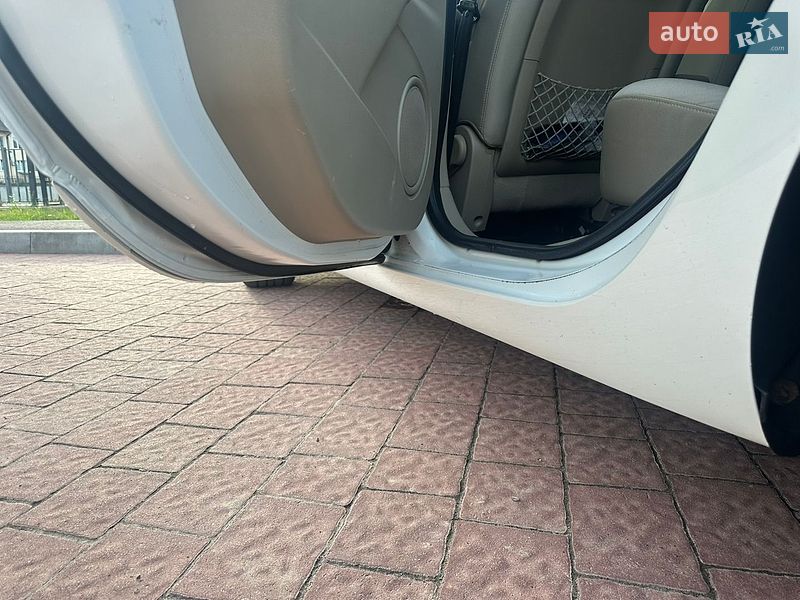 Седан Renault Fluence 2015 в Яворові