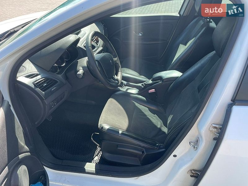 Седан Renault Fluence 2010 в Самборе