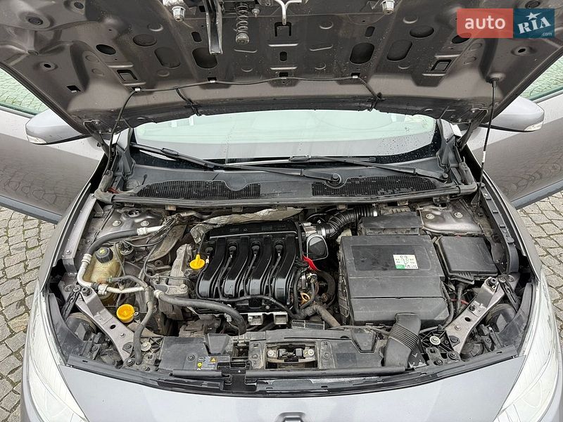 Седан Renault Fluence 2010 в Жовкве